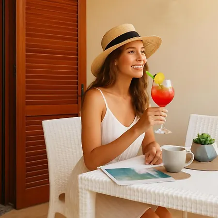 L'oasi Della Gatta Panciona Lägenhet *